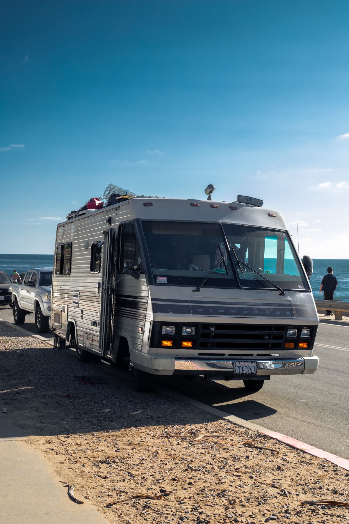 Camping-car sur route en Haute-Savoie